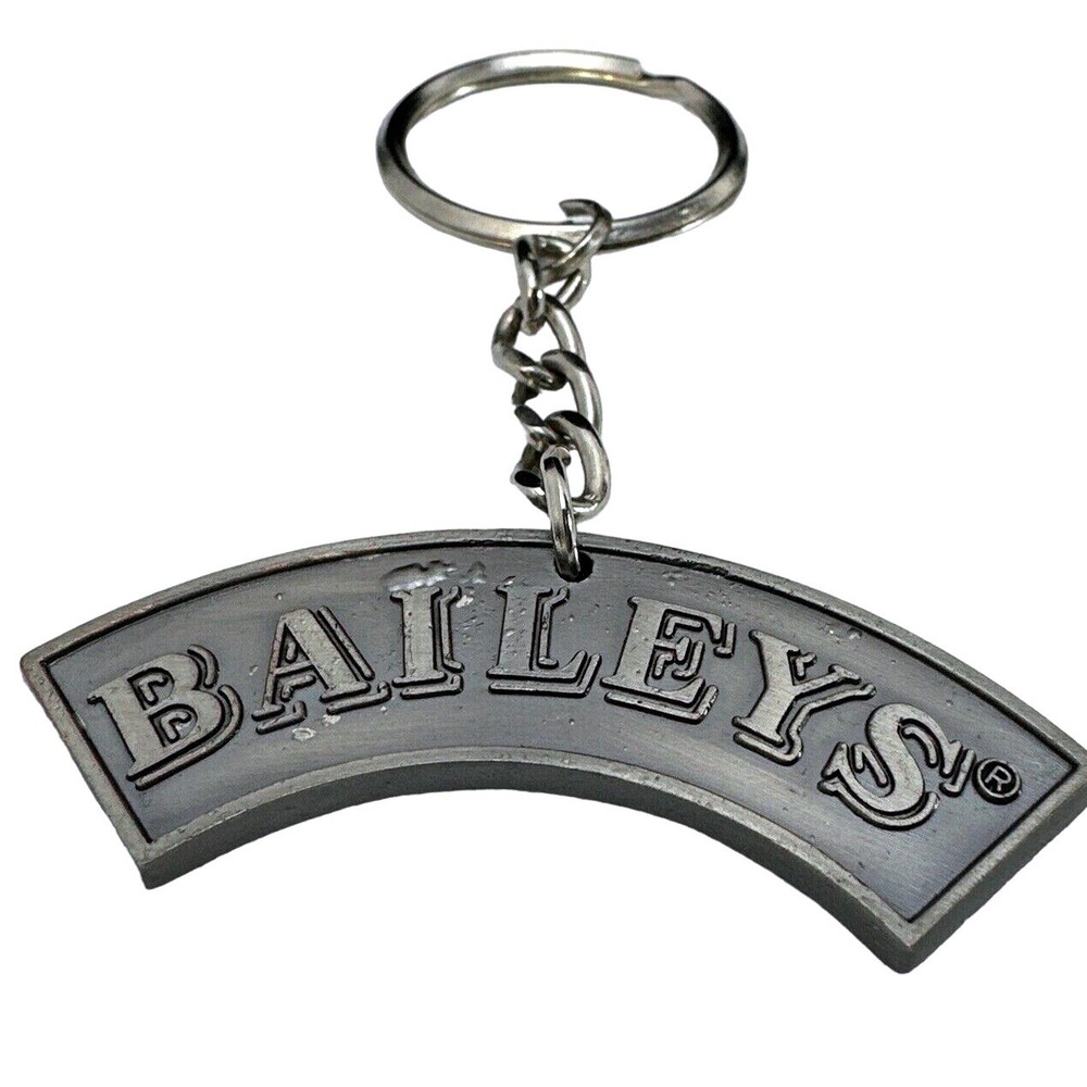 Baileys Irish Cream Metal Curved Logo Keychain Silver Tone Bar‎ Pub Accessory